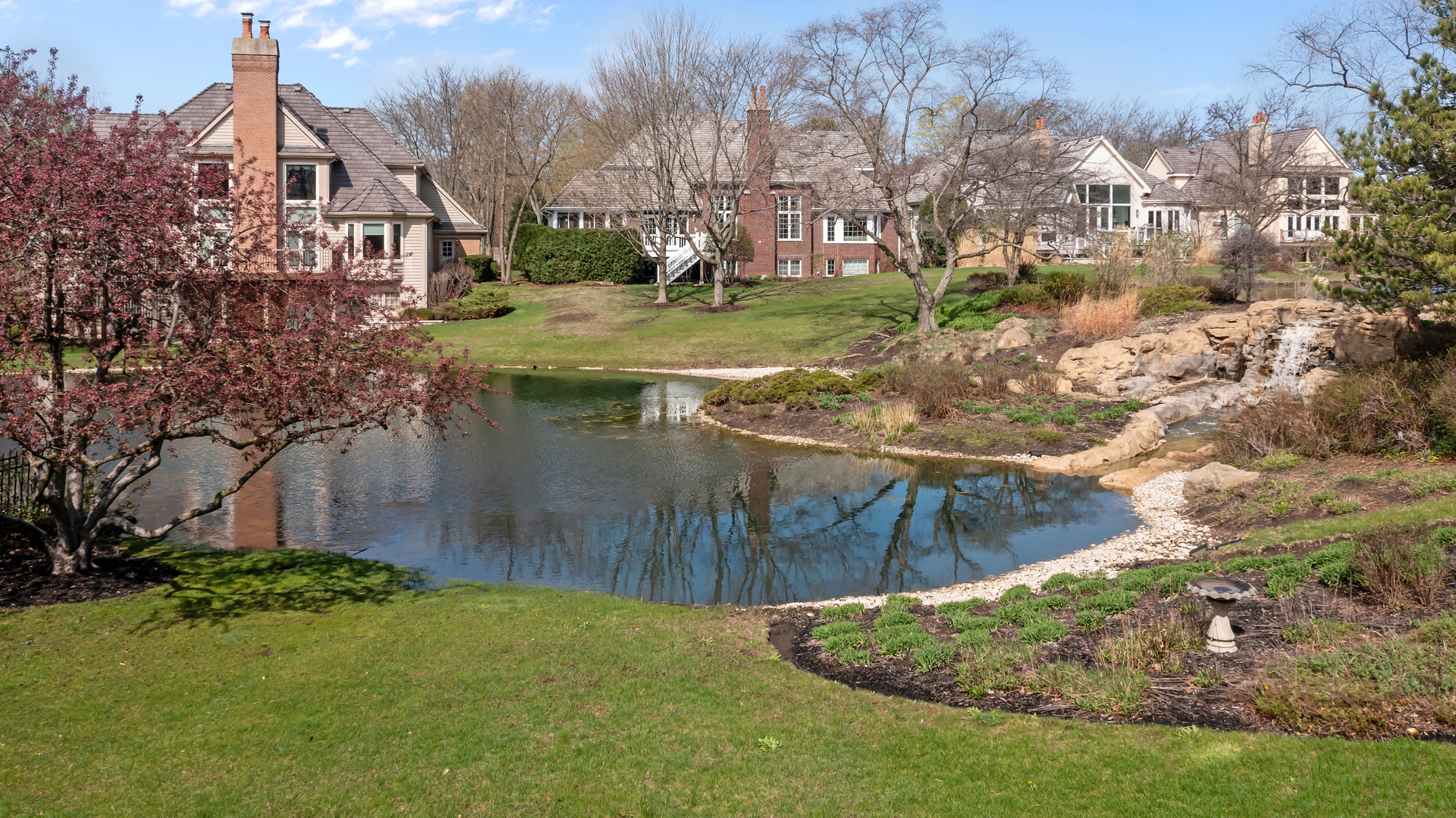 10 Lakeside Lane