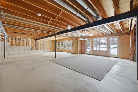 Tiny photo for 10 Lakeside Lane, North Barrington, IL 60010 (MLS # 12531075)