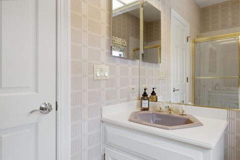 Tiny photo for 10 Lakeside Lane, North Barrington, IL 60010 (MLS # 12531075)