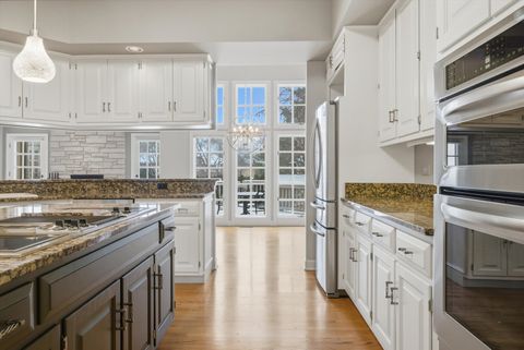 Tiny photo for 10 Lakeside Lane, North Barrington, IL 60010 (MLS # 12531075)