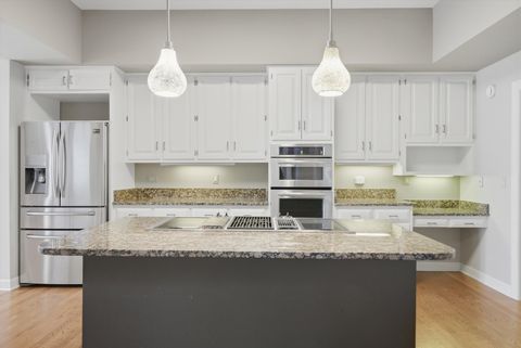 Tiny photo for 10 Lakeside Lane, North Barrington, IL 60010 (MLS # 12531075)