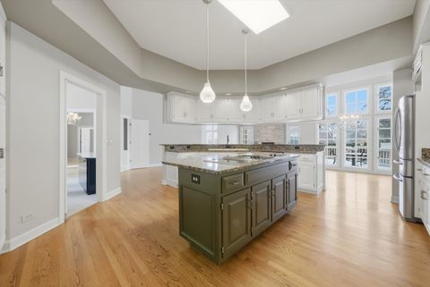 Tiny photo for 10 Lakeside Lane, North Barrington, IL 60010 (MLS # 12531075)