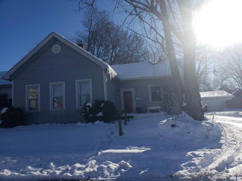 Photo of 1728 8TH Avenue, Rock Island, IL 61201 (MLS # QC4269834)