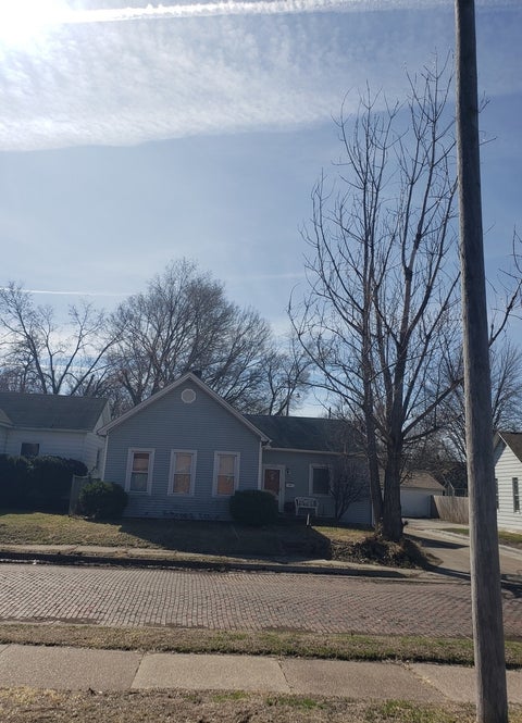 Photo of 1728 8TH Avenue, Rock Island, IL 61201 (MLS # QC4269834)