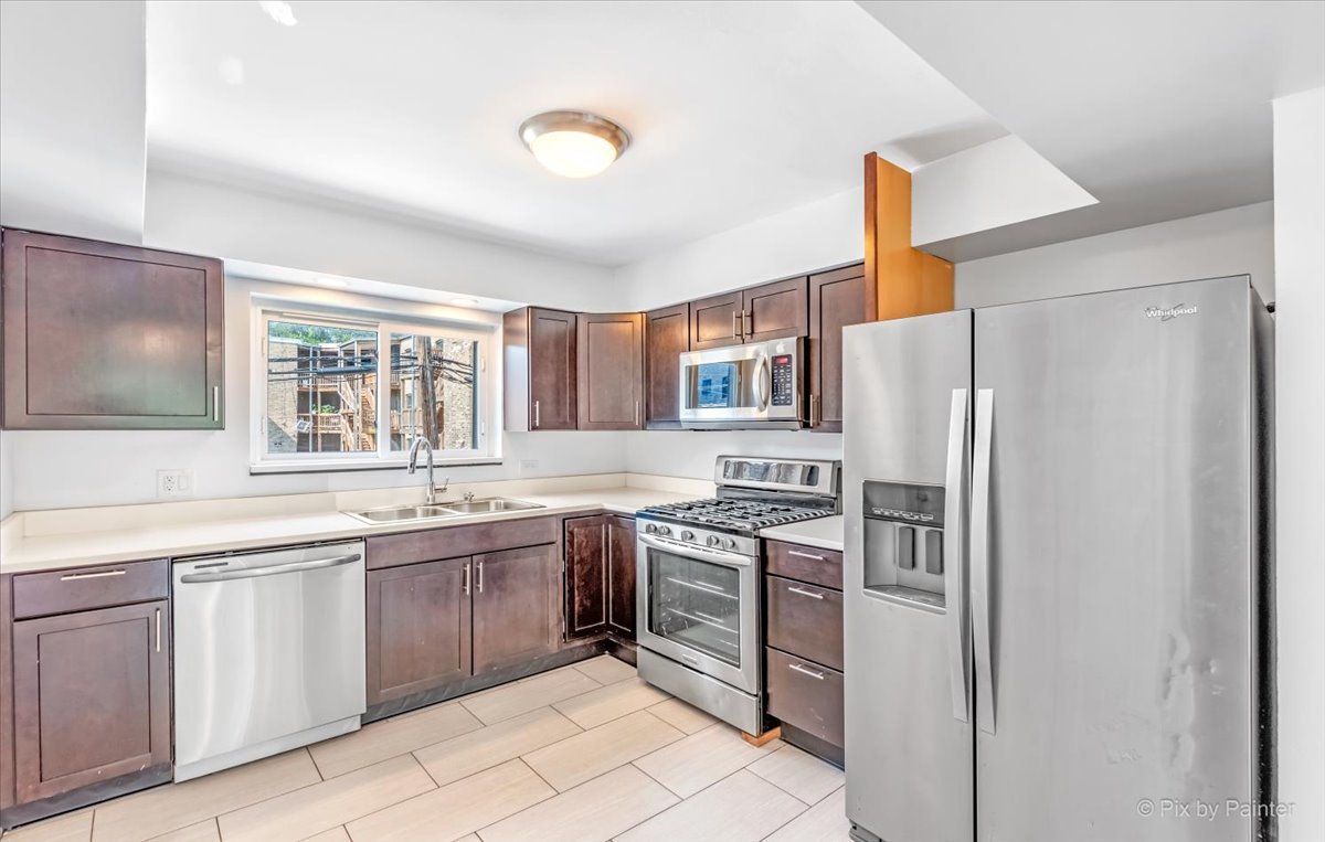 1610 W Jarvis Avenue DD