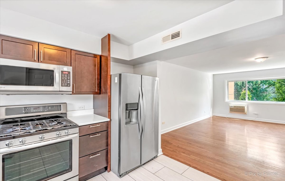 1610 W Jarvis Avenue DD