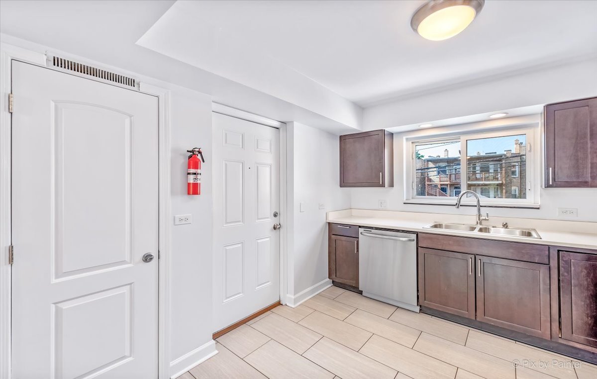 1610 W Jarvis Avenue DD