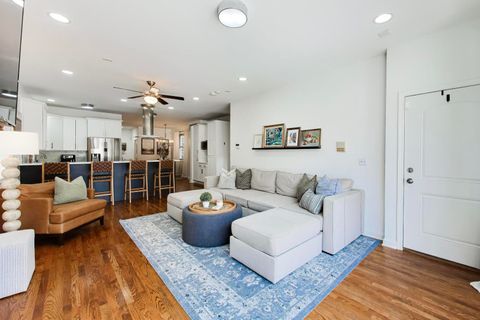 Tiny photo for 2851 N Damen Avenue #1, Chicago, IL 60618 (MLS # 12609725)