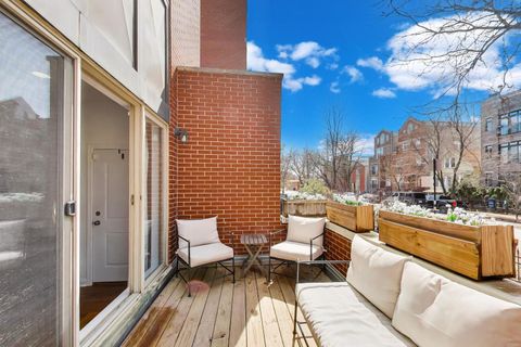 Tiny photo for 2851 N Damen Avenue #1, Chicago, IL 60618 (MLS # 12609725)