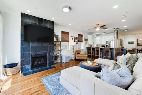 Tiny photo for 2851 N Damen Avenue #1, Chicago, IL 60618 (MLS # 12609725)