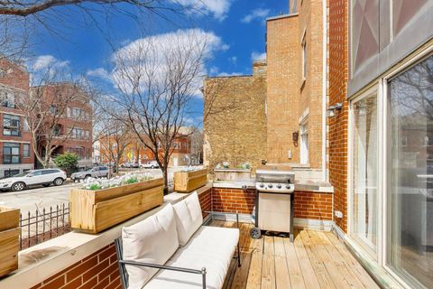 Tiny photo for 2851 N Damen Avenue #1, Chicago, IL 60618 (MLS # 12609725)