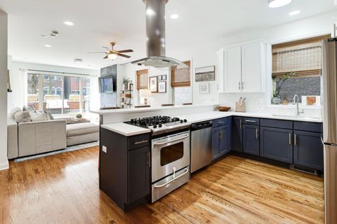 Tiny photo for 2851 N Damen Avenue #1, Chicago, IL 60618 (MLS # 12609725)