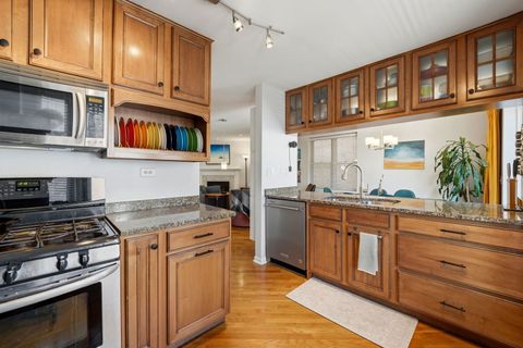 Tiny photo for 2851 N Southport Avenue #E, Chicago, IL 60657 (MLS # 12594443)