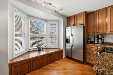 Tiny photo for 2851 N Southport Avenue #E, Chicago, IL 60657 (MLS # 12594443)