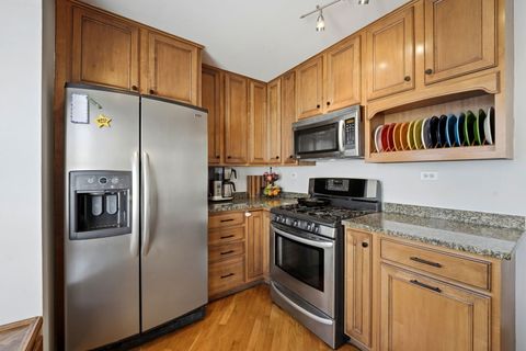 Tiny photo for 2851 N Southport Avenue #E, Chicago, IL 60657 (MLS # 12594443)