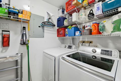 Tiny photo for 2851 N Southport Avenue #E, Chicago, IL 60657 (MLS # 12594443)