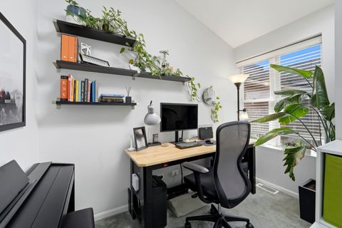 Tiny photo for 2851 N Southport Avenue #E, Chicago, IL 60657 (MLS # 12594443)