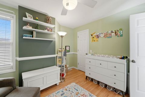 Tiny photo for 2851 N Southport Avenue #E, Chicago, IL 60657 (MLS # 12594443)