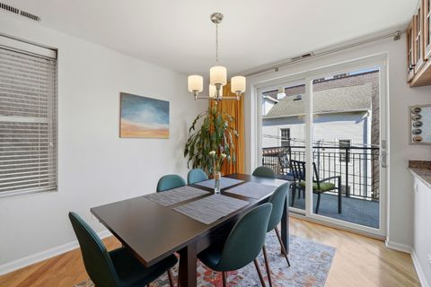 Tiny photo for 2851 N Southport Avenue #E, Chicago, IL 60657 (MLS # 12594443)