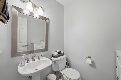 Tiny photo for 2851 N Southport Avenue #E, Chicago, IL 60657 (MLS # 12594443)