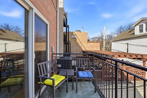 Tiny photo for 2851 N Southport Avenue #E, Chicago, IL 60657 (MLS # 12594443)