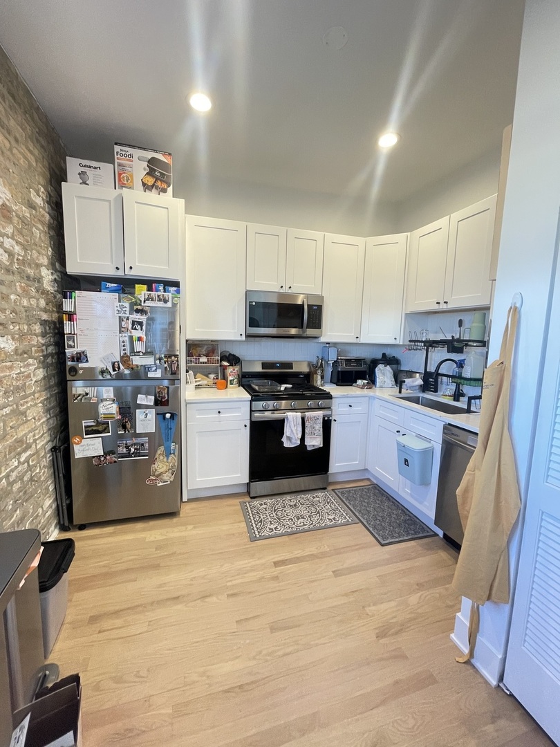 1856 W Chicago Avenue 4R