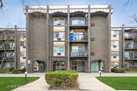 6800 N California Avenue 4Q Chicago IL 60645