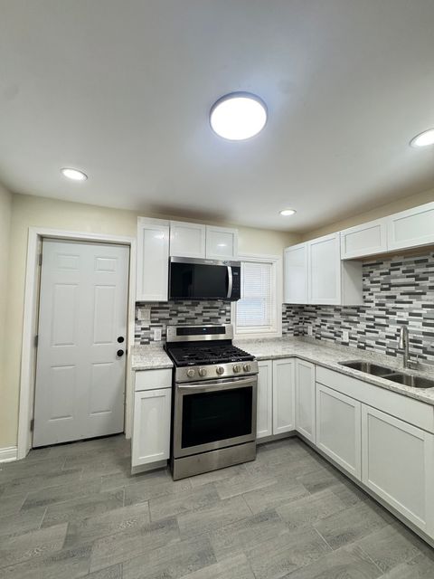 Tiny photo for 201 E 140th Place, Dolton, IL 60419 (MLS # 12602541)