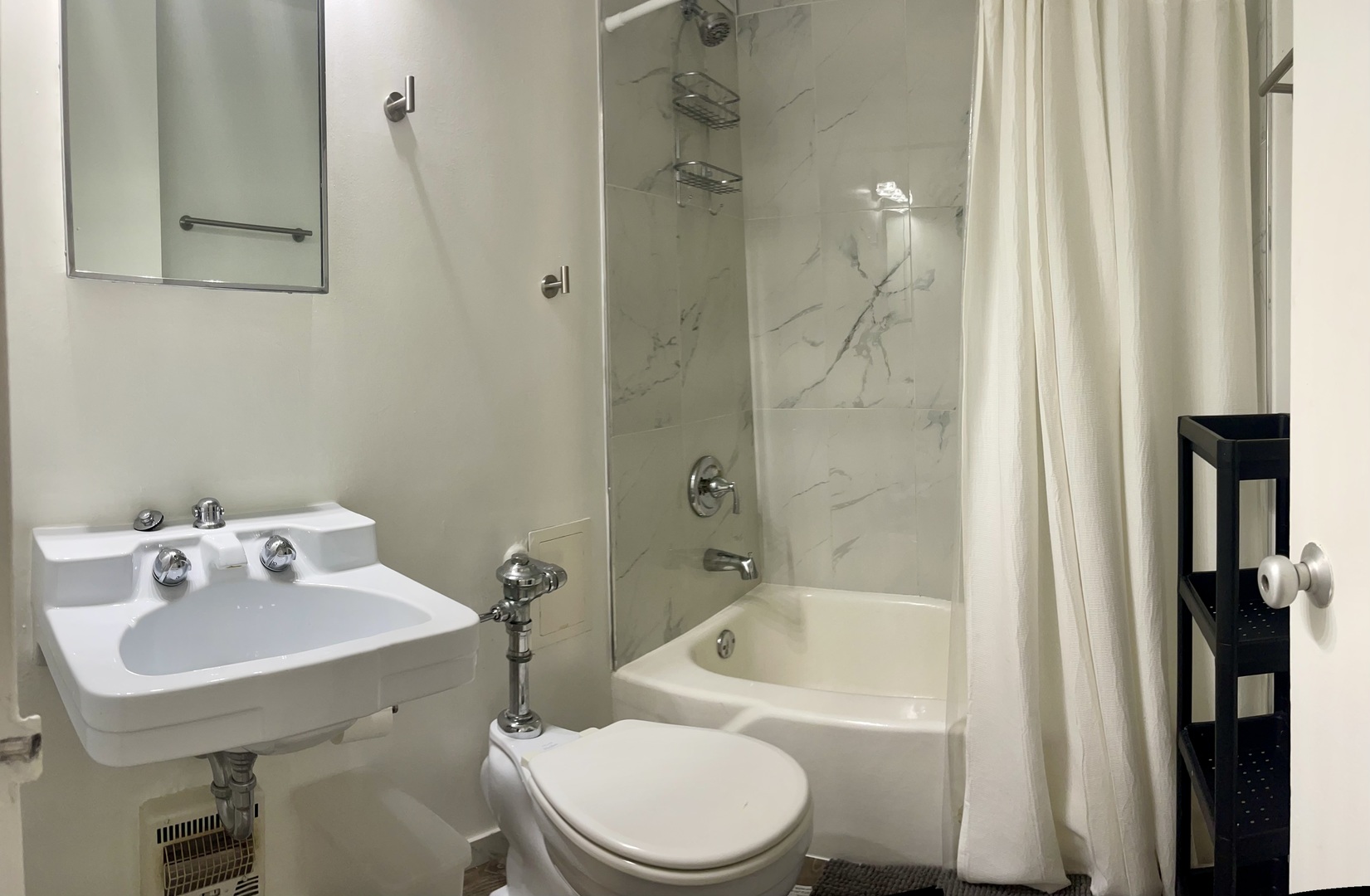 1451 E 55th Street 618N