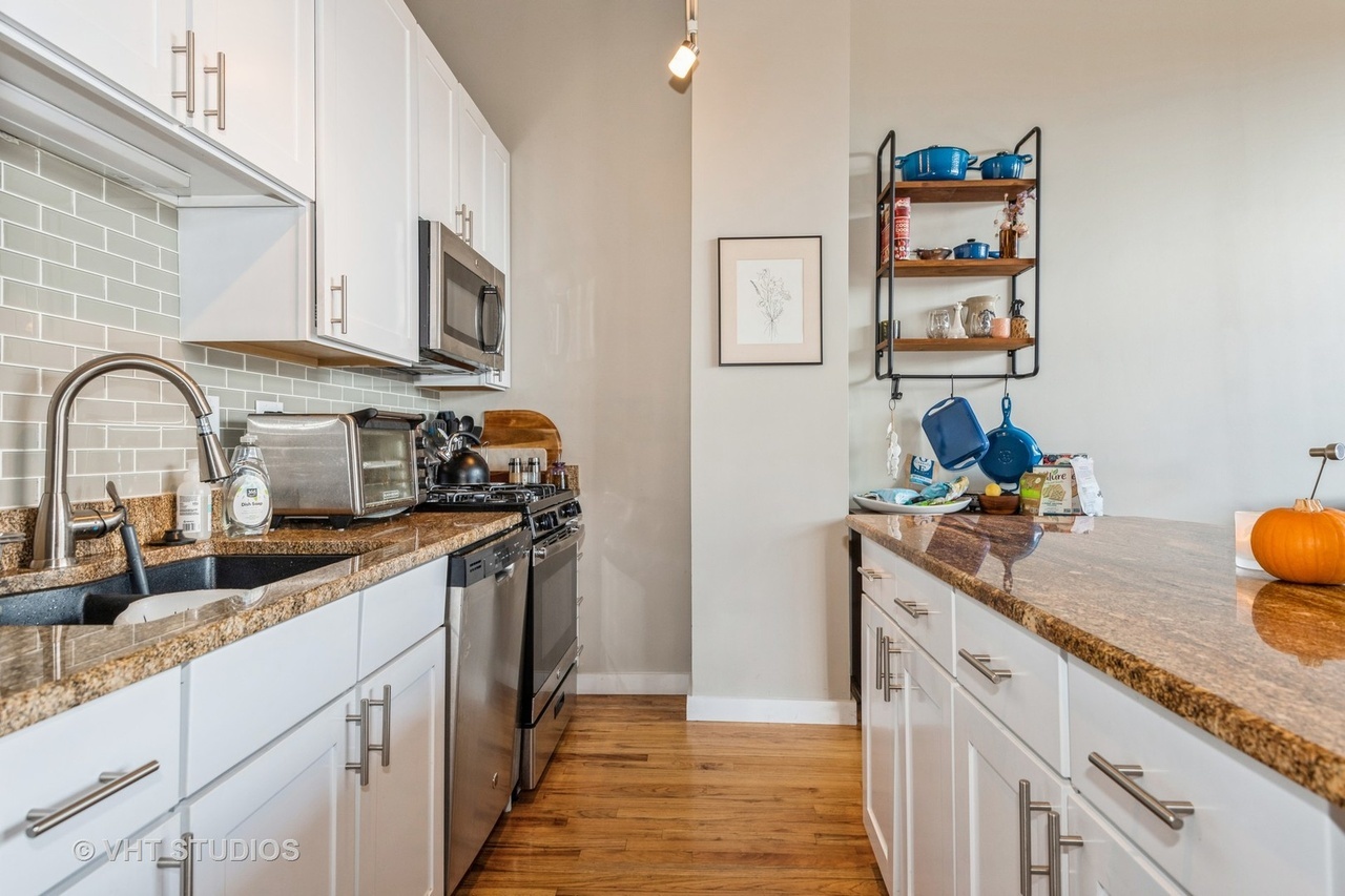 6 S LAFLIN Street 312