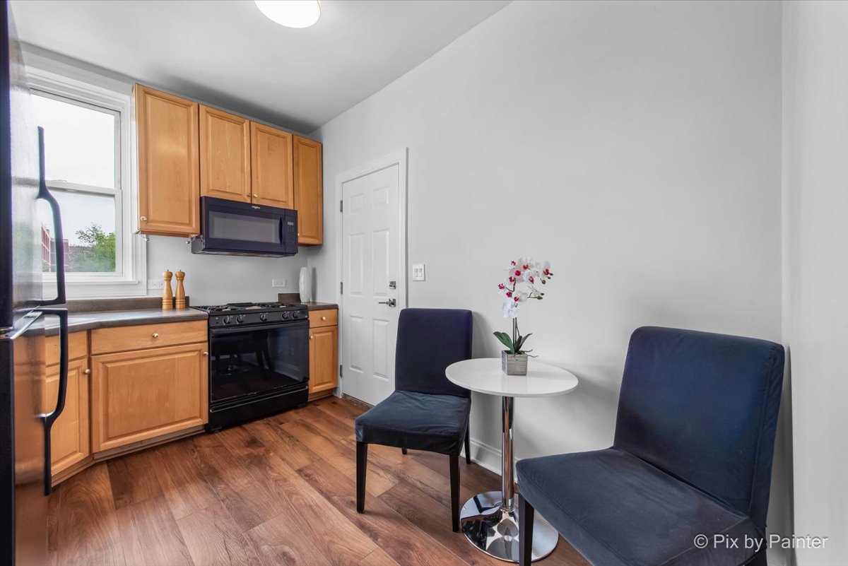 4912 N Kedzie Avenue 2E