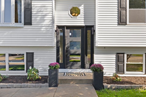Tiny photo for 612 Wimbleton Trail, McHenry, IL 60050 (MLS # 12785733)
