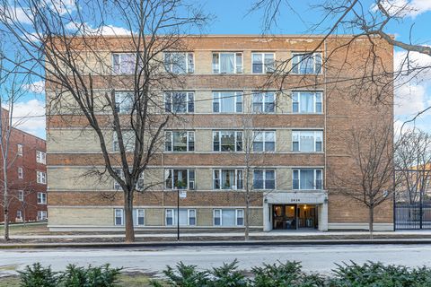 Photo of 2424 W Estes Avenue #4I, Chicago, IL 60645 (MLS # 12591353)