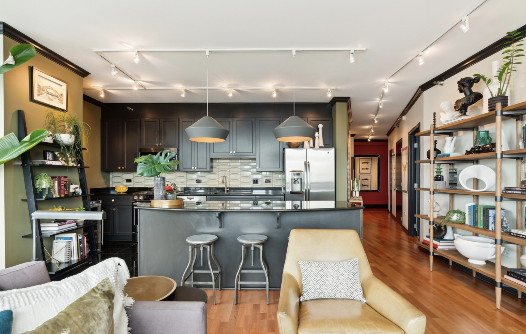 33 W ONTARIO Street 34EN