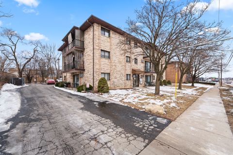 Tiny photo for 10912 Central Avenue #202, Chicago Ridge, IL 60415 (MLS # 12560463)