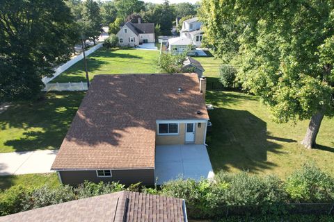 Tiny photo for 624 N Ridge Avenue, Lombard, IL 60148 (MLS # 12407353)