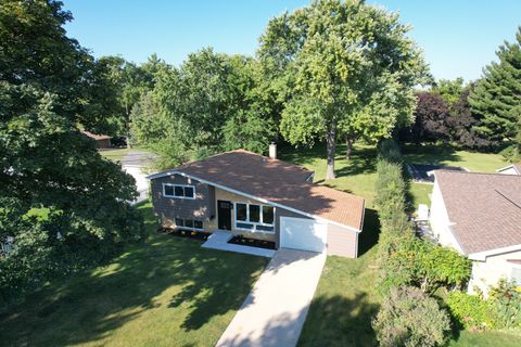 Tiny photo for 624 N Ridge Avenue, Lombard, IL 60148 (MLS # 12407353)