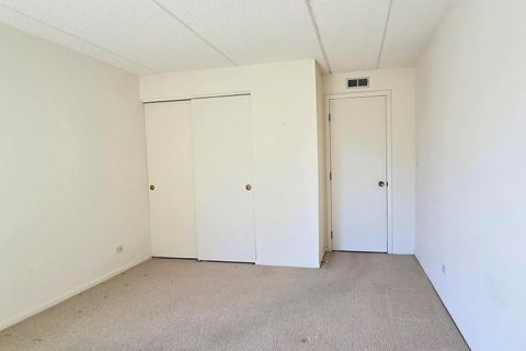 Tiny photo for 650 Whitney Court #108, Gurnee, IL 60031 (MLS # 12493910)