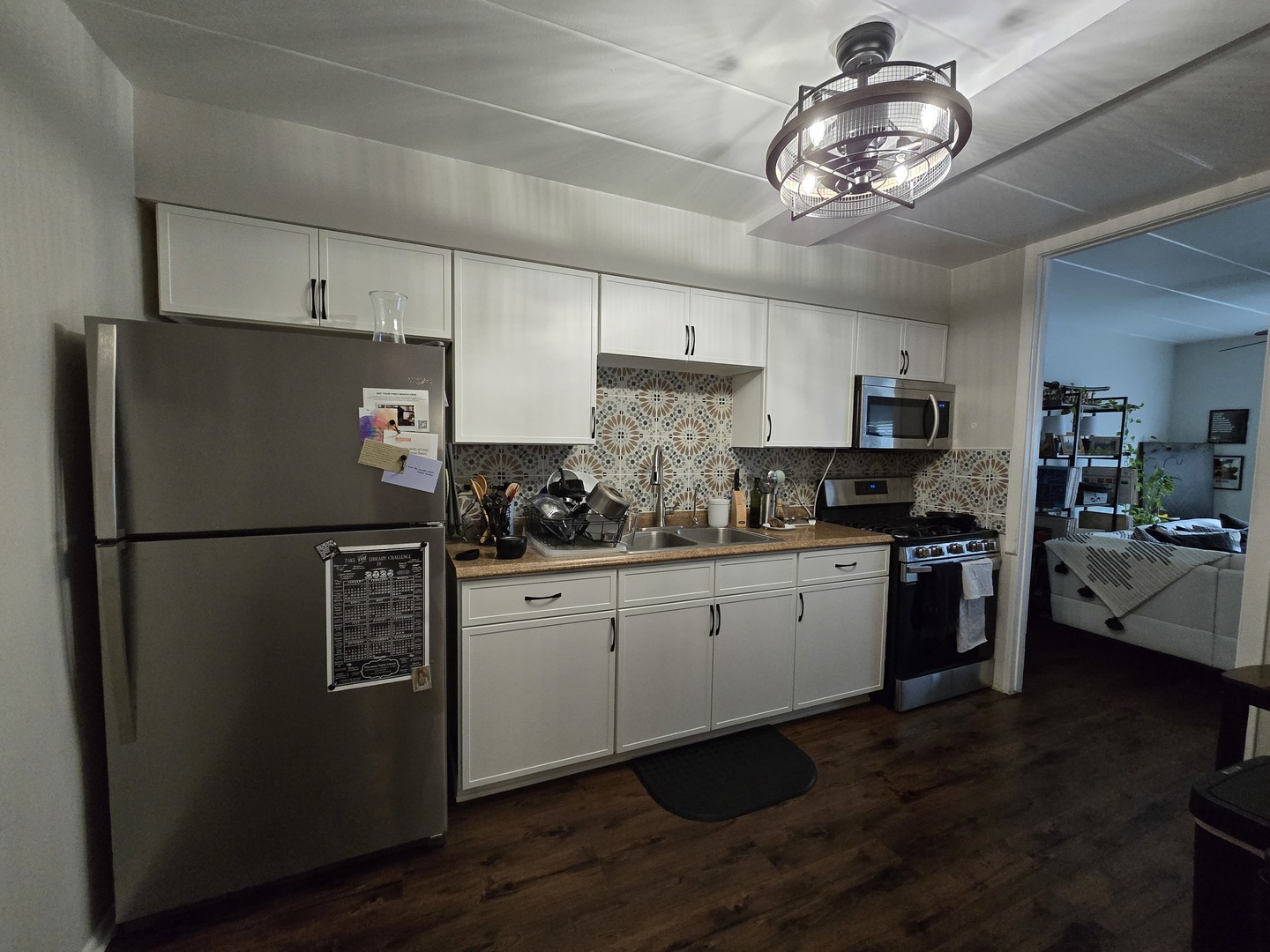 1139 Leavitt Avenue 203