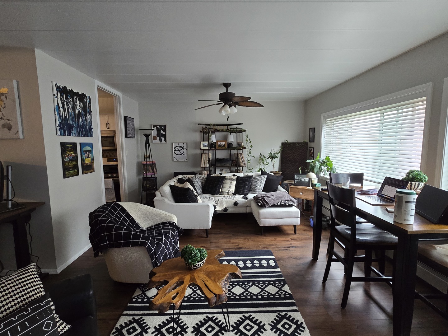 1139 Leavitt Avenue 203