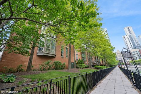 456 E North Water Street H Chicago IL 60611