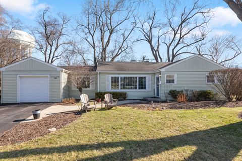 Photo of 1730 George Court, Glenview, IL 60025 (MLS # 12587846)