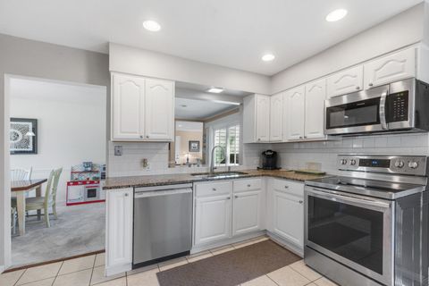 Tiny photo for 1730 George Court, Glenview, IL 60025 (MLS # 12587846)