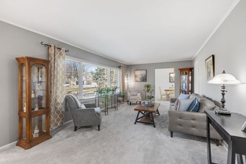 Tiny photo for 1730 George Court, Glenview, IL 60025 (MLS # 12587846)