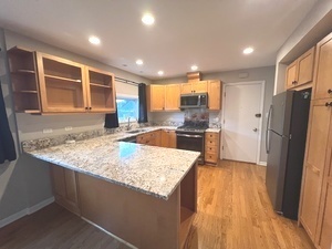 556 N BARTON Avenue 2