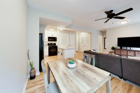 Tiny photo for 1636 W Melrose Street #303, Chicago, IL 60657 (MLS # 12631020)