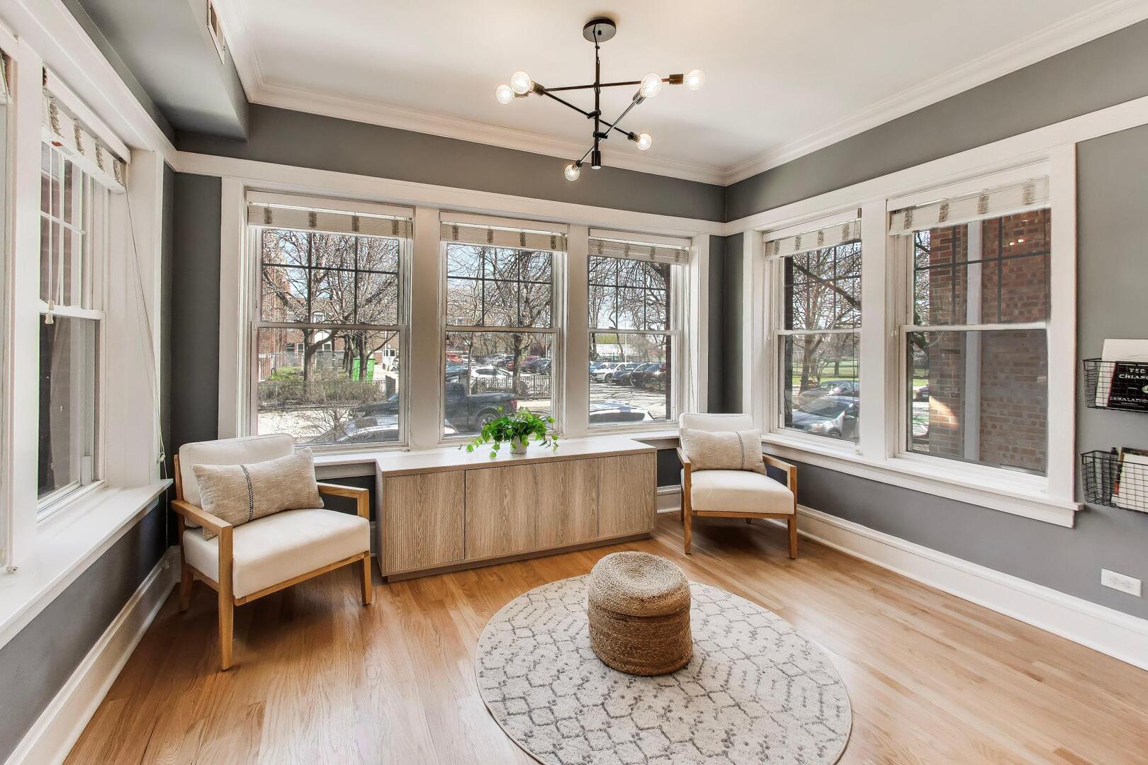 5142 N Leavitt Street 1