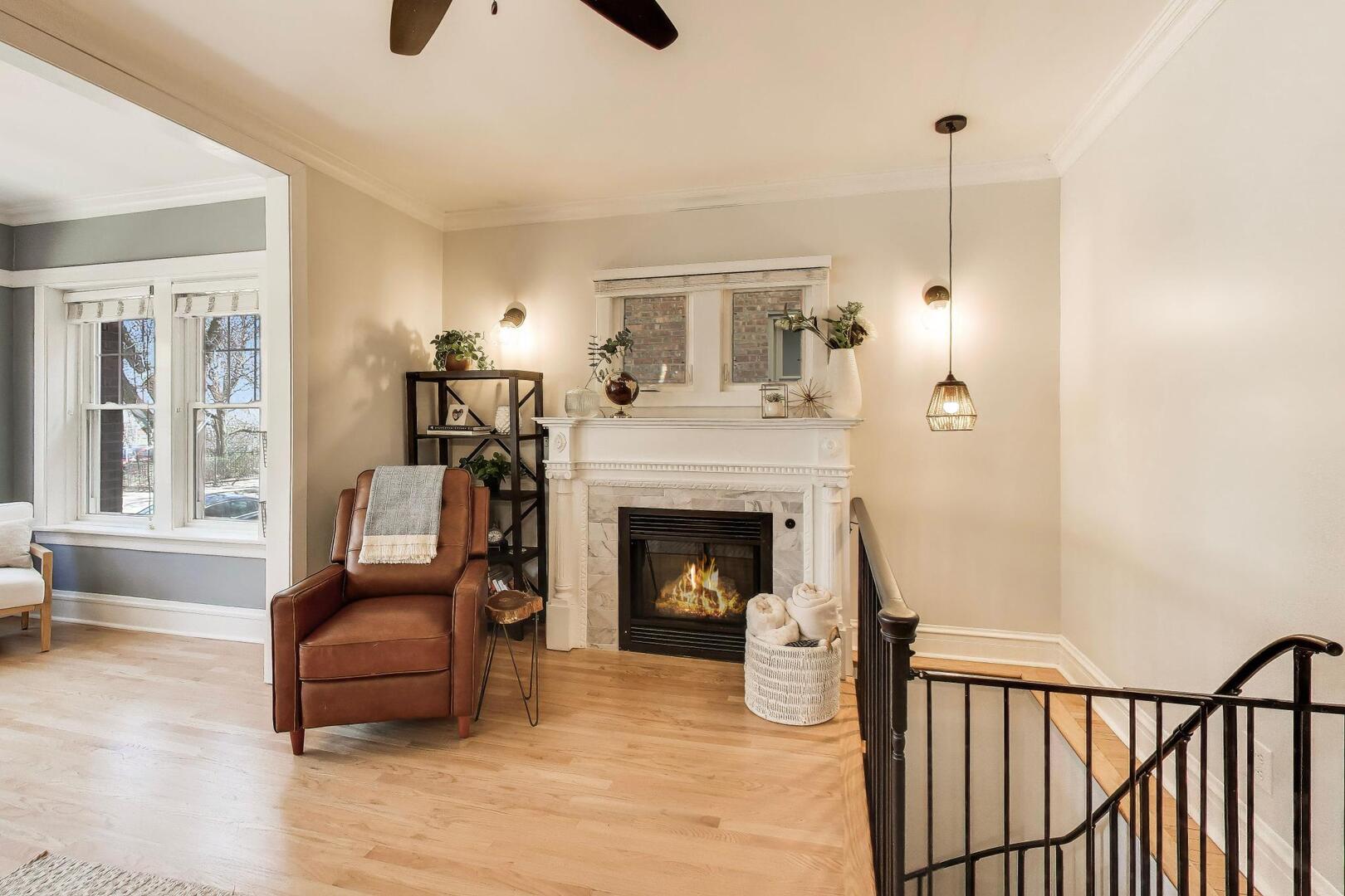 5142 N Leavitt Street 1