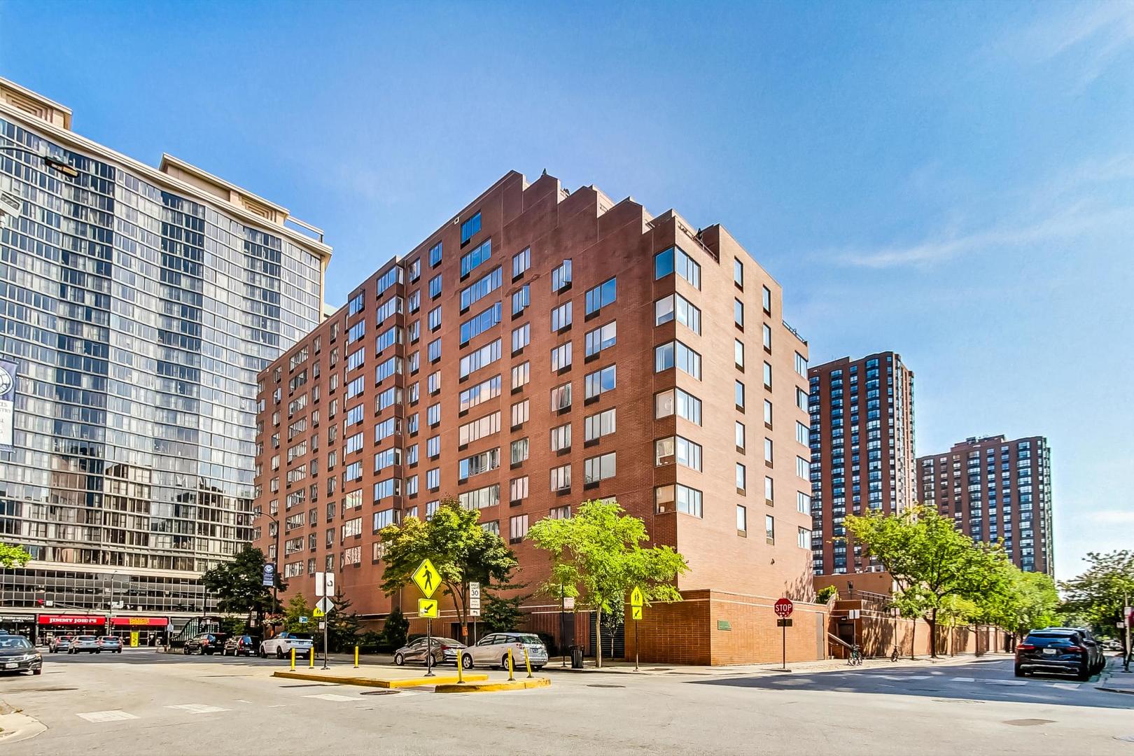 801 S Plymouth Court 616