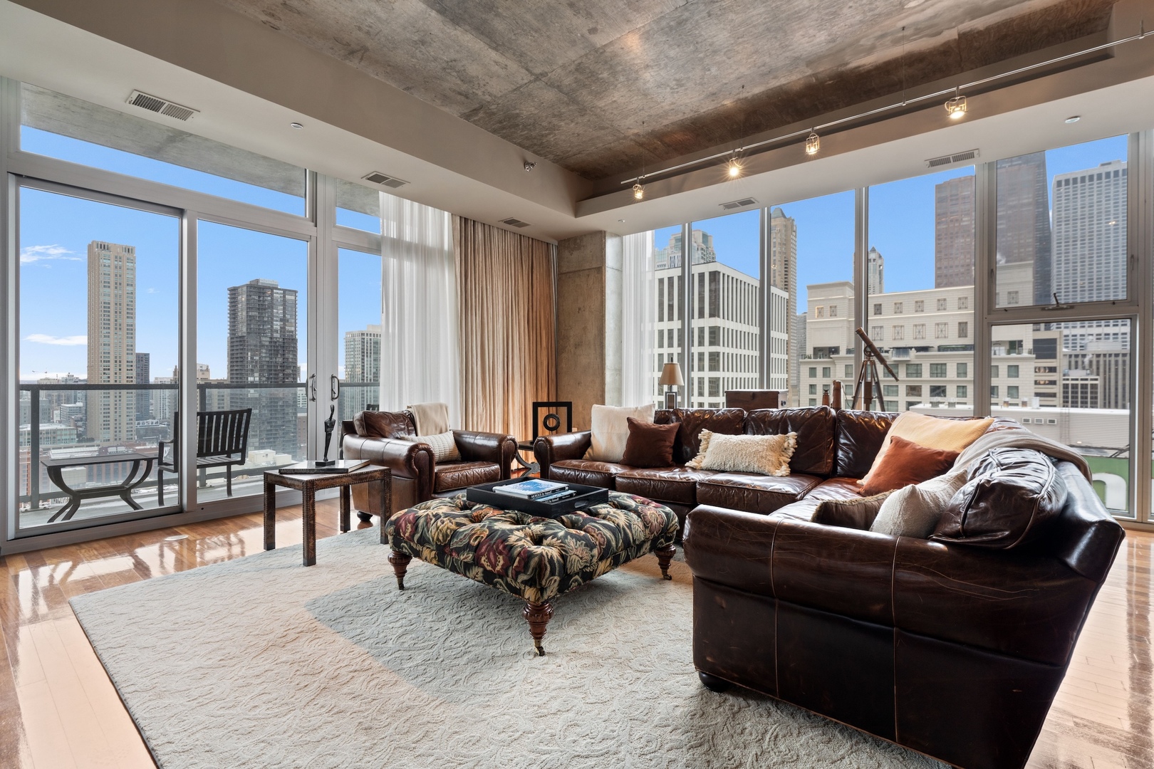 550 N Saint Clair Street 2503